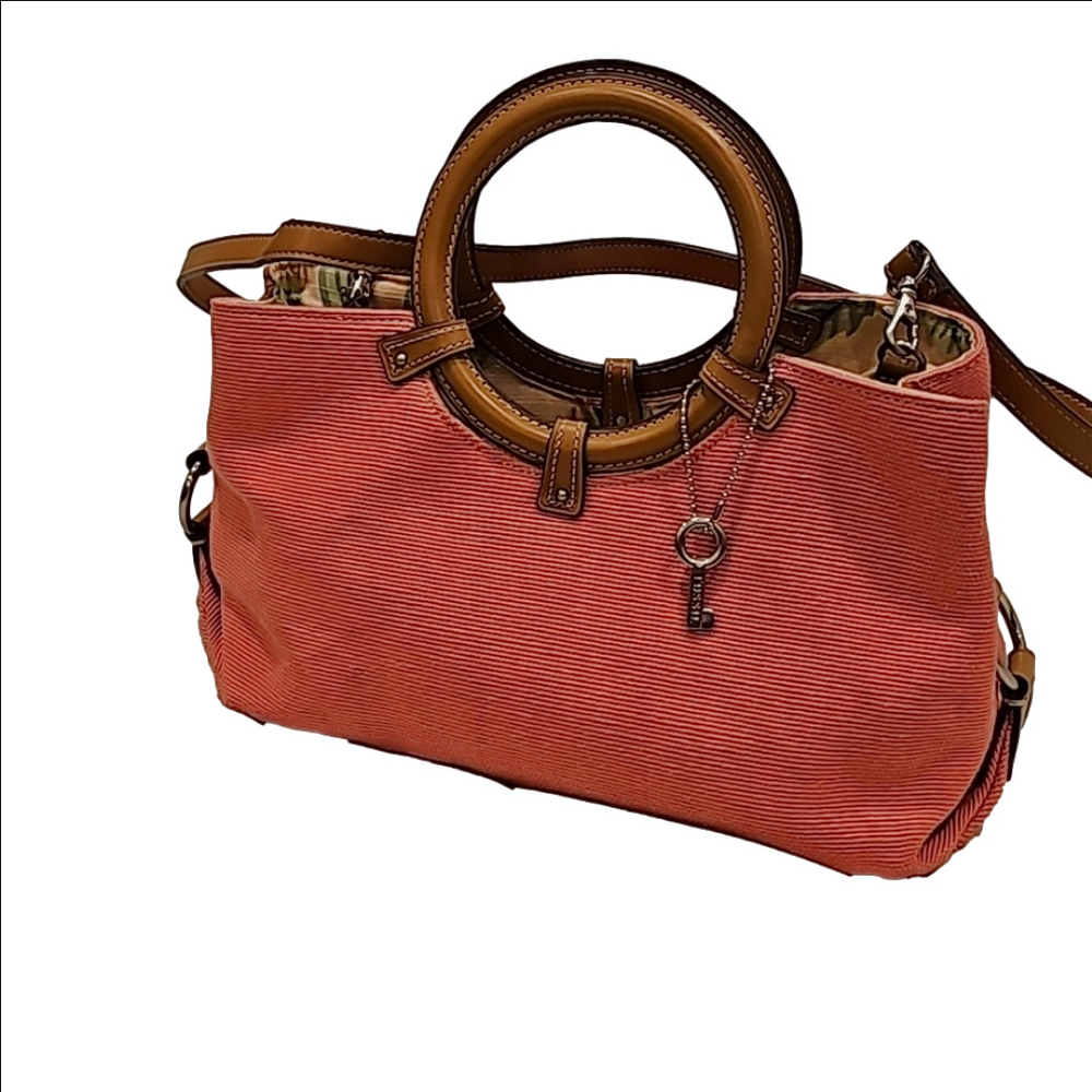 Fossil woven melon pink top handle bag very good condition magnetic clasp